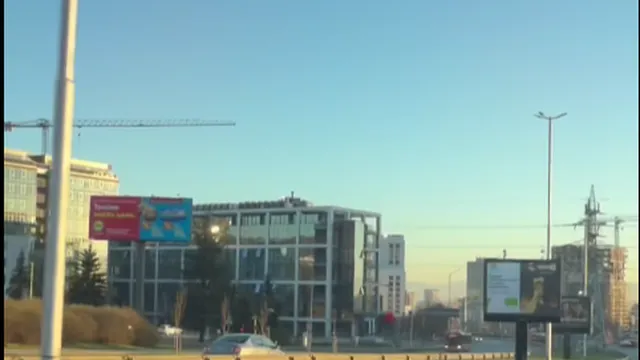 Шофьор кара в насрещното на бул. „България“ (ВИДЕО)