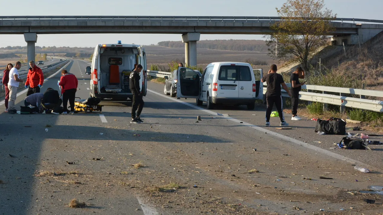 Петима пострадаха при катастрофа на АМ „Тракия“, в колата е имало и бебе