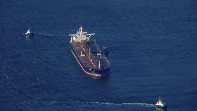 Индия възобнови вноса на петрол от Иран след седем години