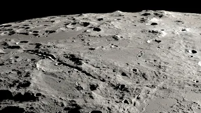 Екипажът на "Артемис II" вече достига Луната