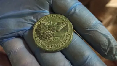 Арестуваха иманяр с 34 непочистени древни монети