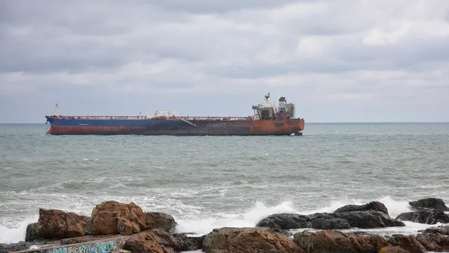 Катарски танкери спряха опита си да преминат Ормузкия проток