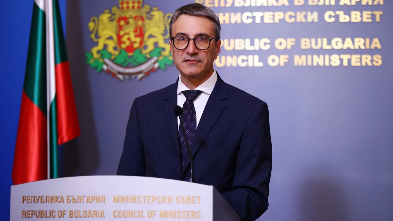 Министър Трайков: Всеки ден губим пари заради договора с „Боташ“