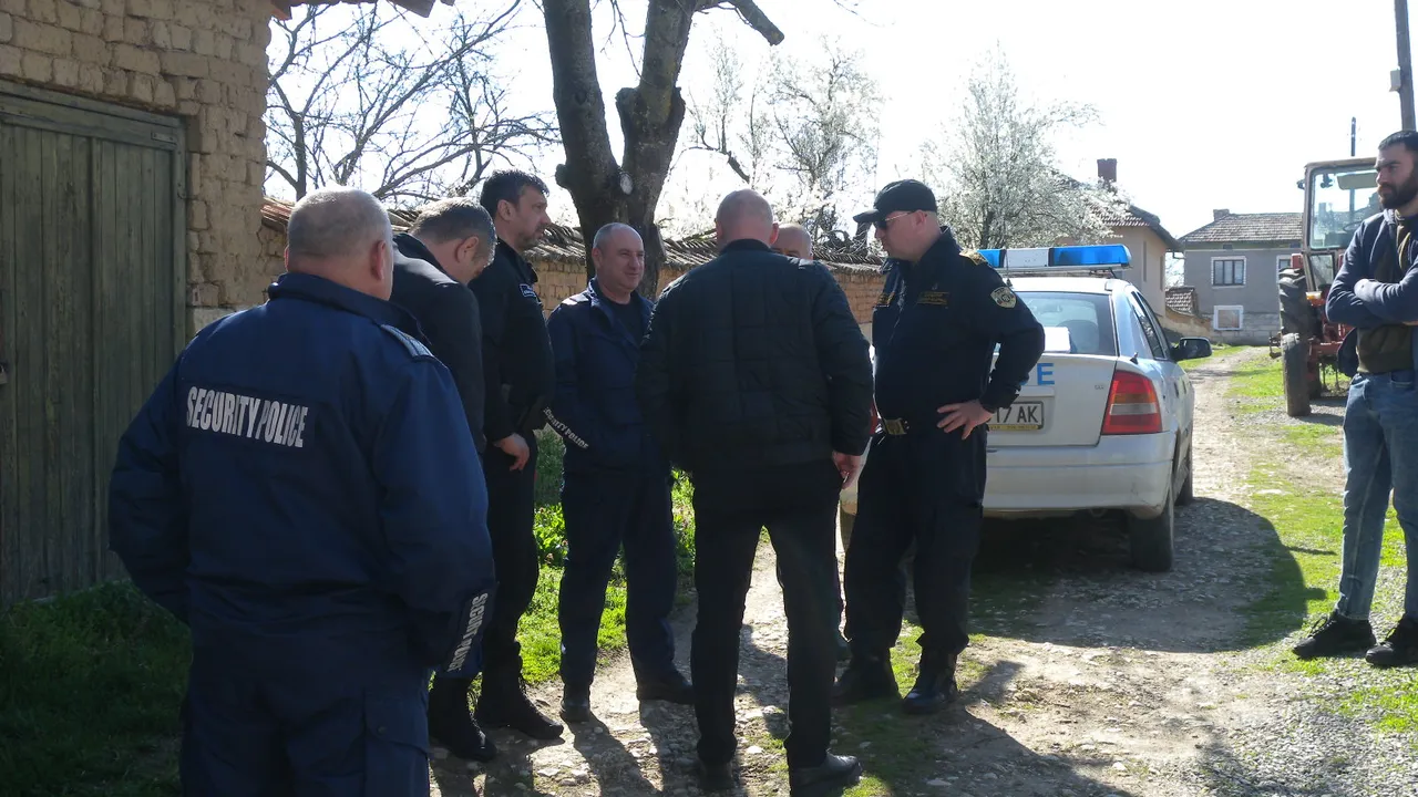 Поредните списъци с имена и пари открити при акция срещу купения вот в Разградско