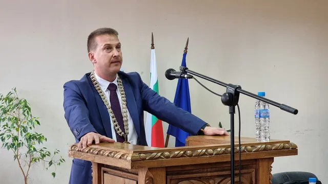 След пожара в гимназията - нов инцидент: Денчо Минев за дерайлиралия влак край Трявна