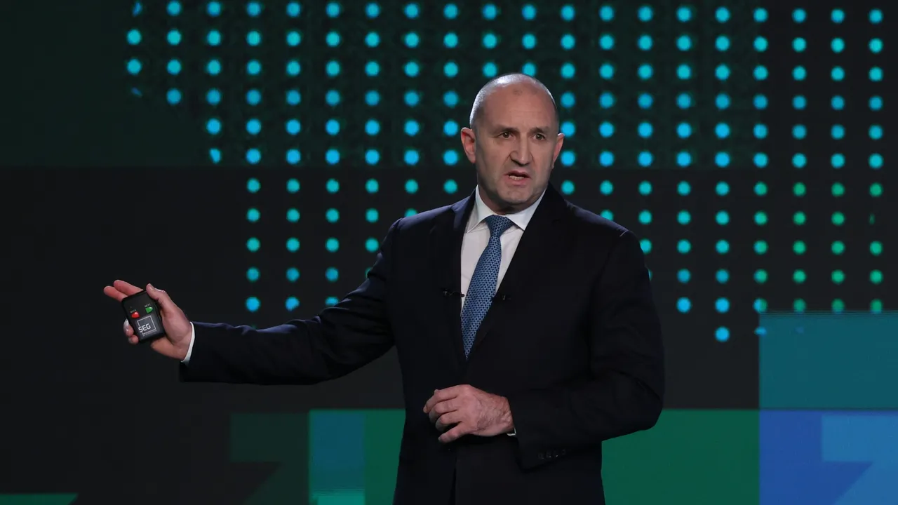 Предизборно: Радев спонсорира емблемата на чалга индустрията "Планета пайнер"