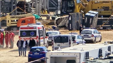 350-тонен кран се срути в Белград, един човек е загинал