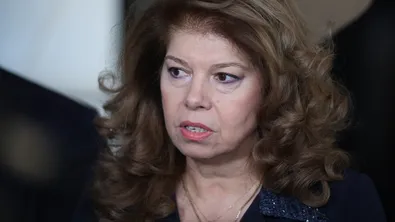 Илияна Йотова събира институциите за честността на вота