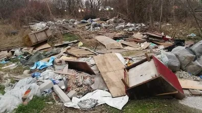 Незаконни отпадъци в защитена зона край София