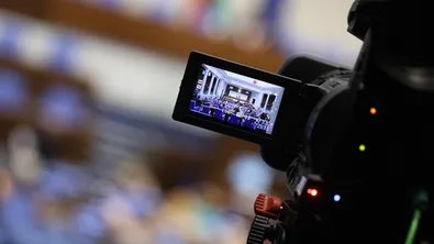 583 890 евро без ДДС за медийна реклама са похарчили партиите за 20 дни