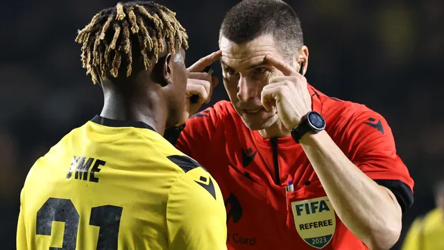 ФИФА разследва скандална контрола с български съдия