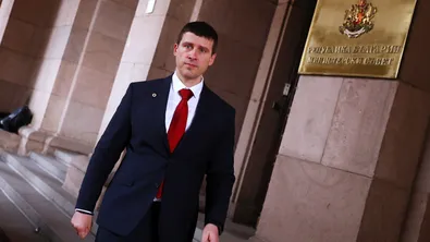 Ивелин Михайлов: Трябваше да има условия македонците да се гордеят с българския си произход