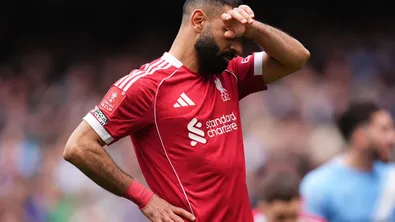 Слот разкри защо е оставил Салах на пейката