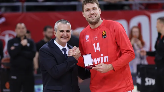 Везенков получи специална награда от министъра