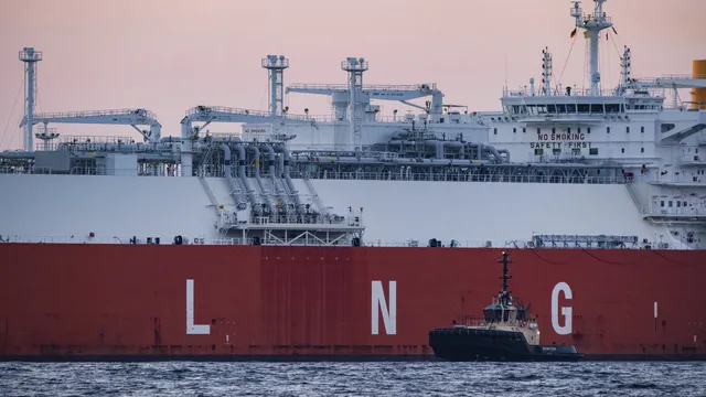 За първи път: „Булгартрансгаз“ купува втечнен газ чрез търг