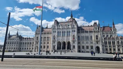 Ще падне ли Орбан? Започнаха изборите в Унгария