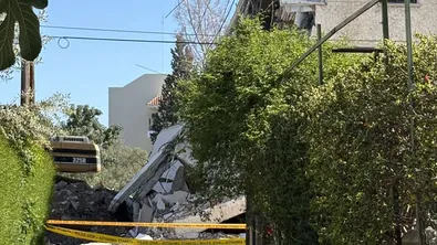 Двама загинаха при срутване на сграда в Кипър