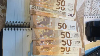 113 образци на бюлетини и тетрадки с имена и суми срещу тях откриха в Плевен