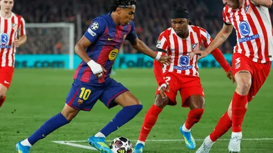 Барса почна с номерата: Тревата не била добре окосена