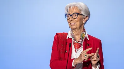 Кристин Лагард: ЕЦБ чака да види накъде ще тръгнат цените, че да вдигне лихвите