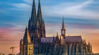DW: Коренна промяна в Германия - църкви затварят, поникват джамии