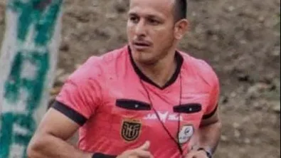 Убиха футболен съдия по време на мач