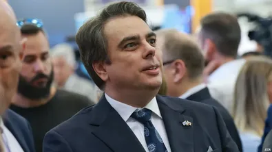 Асен Василев: Ако се гласува за Радев ще се нахендрим на модела на "постната пица"