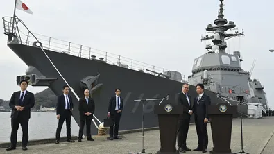 Китай е в повишена бойна готовност заради японския разрушител "Икадзучи"