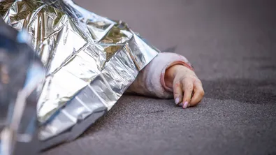 Жертвите на стрелбата посред бял ден в Киев вече са шест, разследват случая като терористичен акт