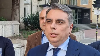 Асен Василев: Времето е готино, гласувайте