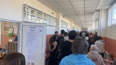 Масово гласуване в столичното 101 СОУ “Бачо Киро” в кв. "Надежда"