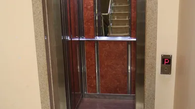 Авария: Председателят и секретарят на РИК – Благоевград пострадаха в асансьор