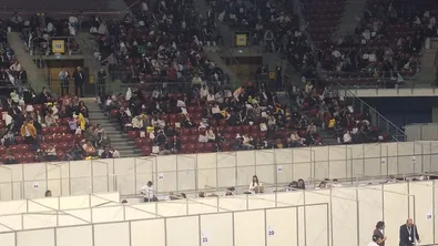 (ВИДЕО) Хора припадат в "Арена 8888" - изключително бавно върви процесът по приемането на протоколите на СИК