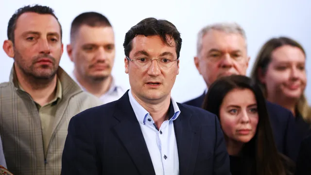 БСП търси отговори: виновен ли е Крум Зарков за историческия провал на левицата?