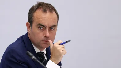 В битка с бюджетния дефицит Франция планира орязване на харчовете си с 4 млрд. евро