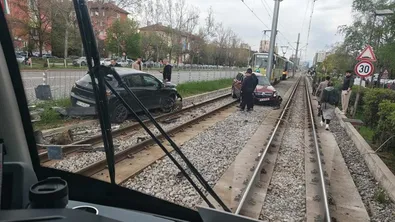 Коли излетяха на релсите и блокираха трамваи в София (Видео)