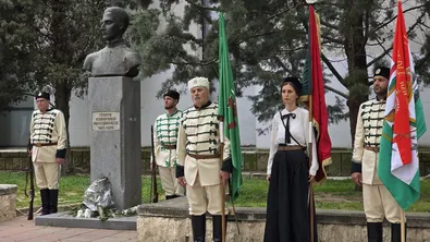 С шествие и церемония отбелязаха годишнината от Априлското въстание в Благоевград