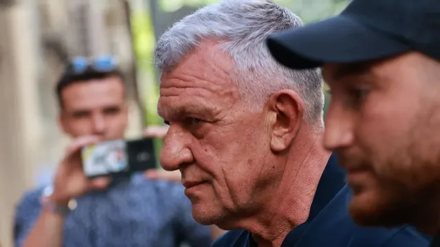 Петима сподвижници на Паскал, обвинени за контрабанда, се споразумяха със съда