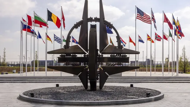 НАТО обвини Русия и Китай в нарушения на ядрена политика