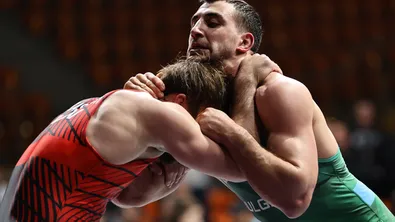 Чеченец спря Новиков към златния медал в Тирана