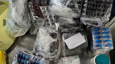 Откриха над 7800 таблетки и прахообразни вещества на Летище София