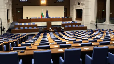 Знакови лица отпадат от листите на НС, само петима от партията на Радев - с опит