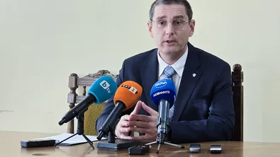 Прокурори се поздравяват след оттеглянето на Борислав Сарафов