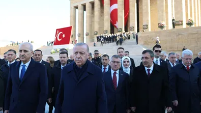 Партията на Ердоган отново води в социологическите проучвания в Турция