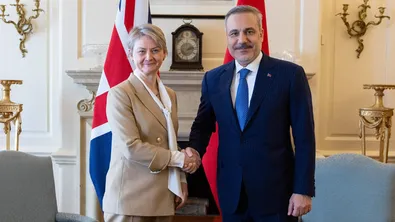 Турция и Великобритания със стратегически пакт за отбрана и икономика