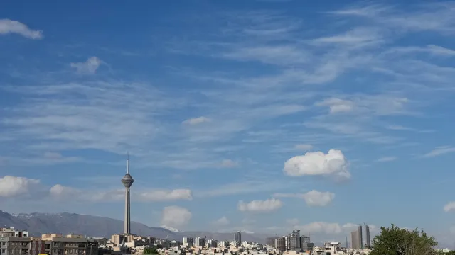 Техеран възобновява международните полети от летище „Имам Хомейни“