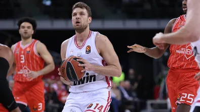 Везенков влезе в идеалния отбор на Евролигата