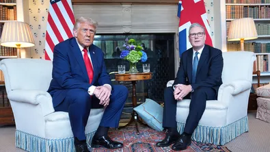 Британският премиер отхвърля натиск за войната с Иран