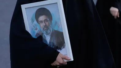 Строго поверително: тайното писмо до Мождата Хаменей