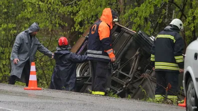 Украинецът, карал автобуса, който се преобърна край Малко Търново, остава в ареста